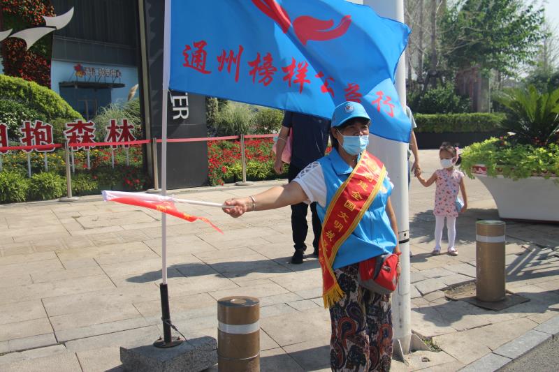 <strong>三级大鸡吧网页在线</strong>